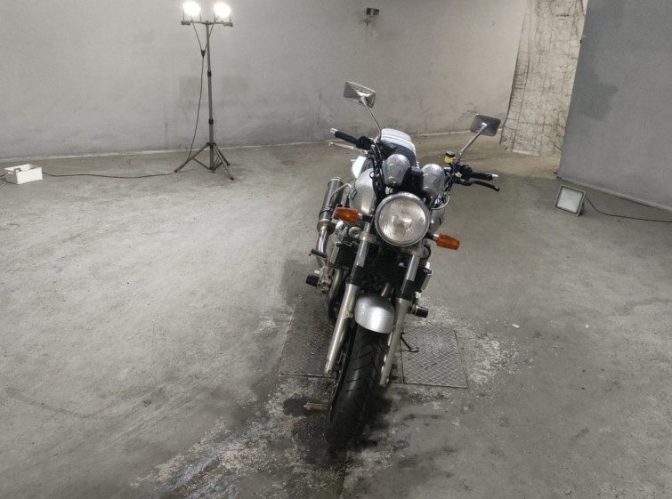 Мотоцикл Yamaha XJR1300 с пробегом 19960 km