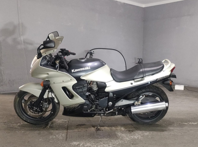 Мотоцикл Kawasaki GPZ1100 з пробігом 10933 km