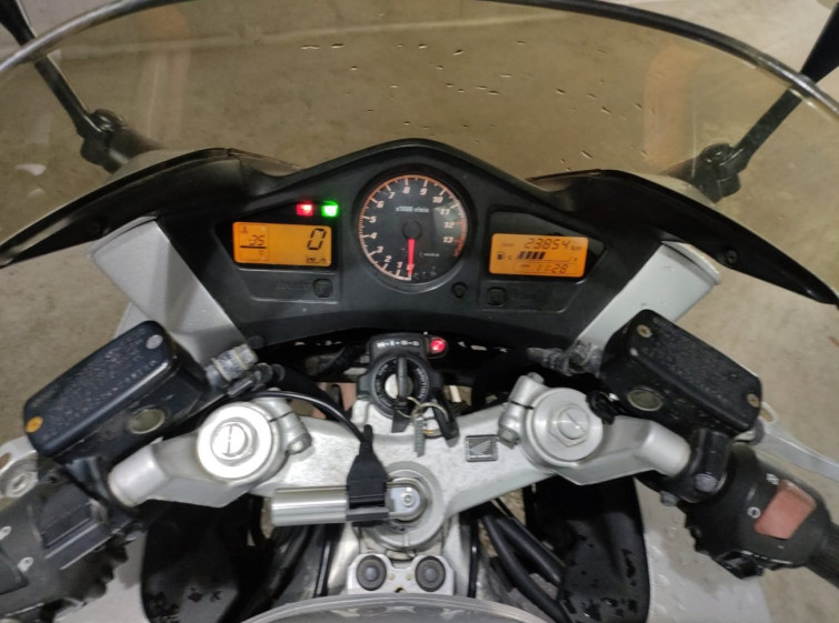 Мотоцикл Honda VFR800F с пробегом 23854 km
