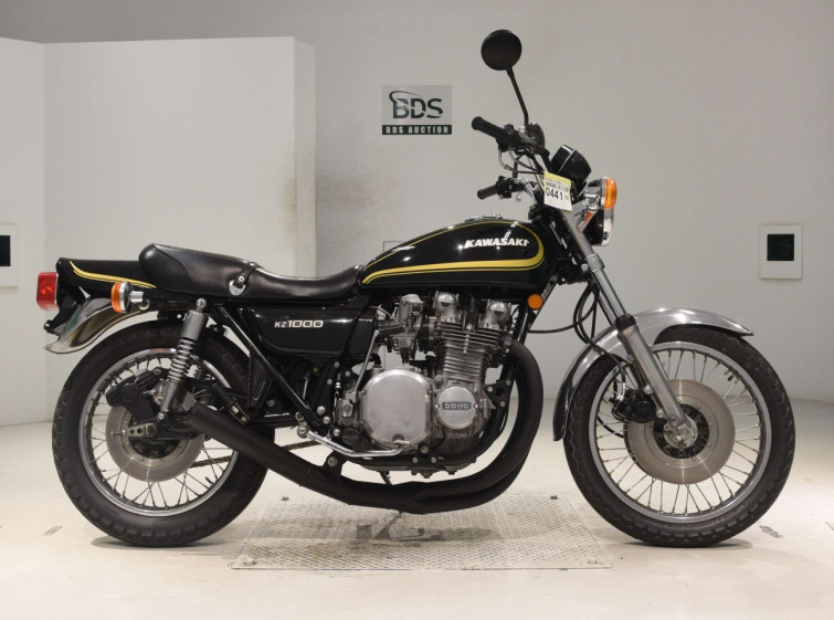 Мотоцикл Kawasaki Z1000 с пробегом 27881 m