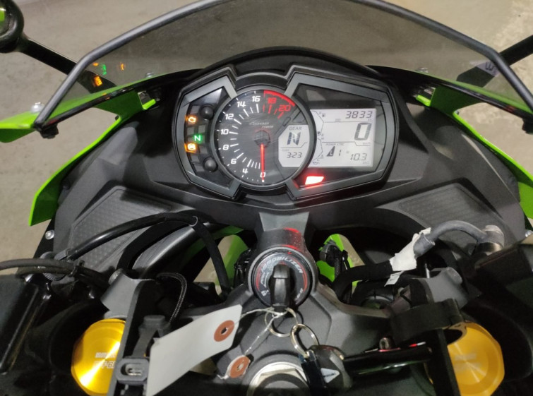 Мотоцикл Kawasaki NINJA ZX-25R KRT с пробегом 3833 km