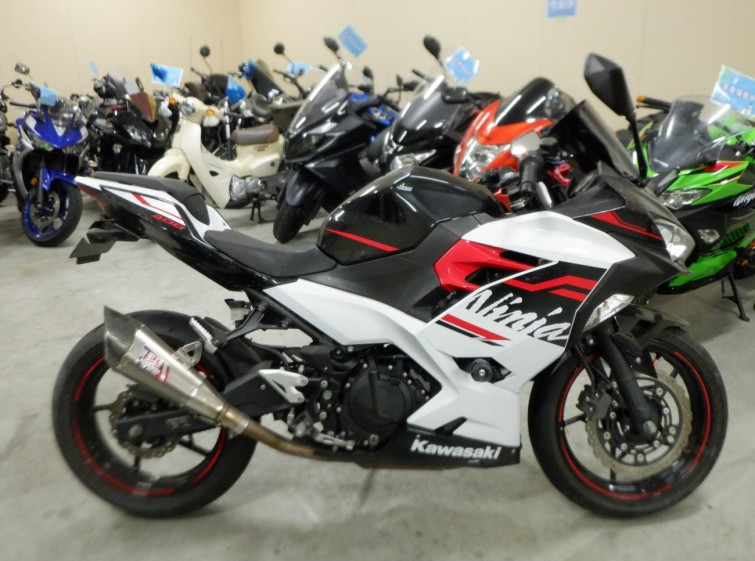 Мотоцикл Kawasaki NINJA400 з пробігом 25712 km