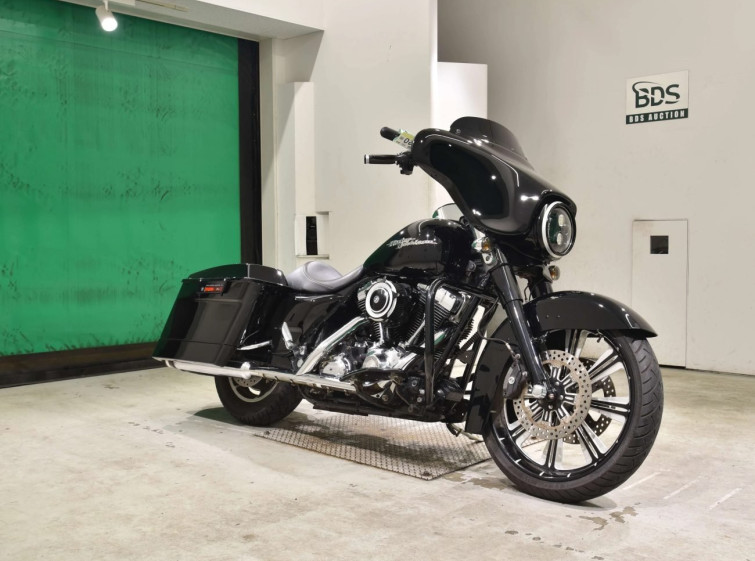 Мотоцикл HD SREET GLIDE FLHX1580 с пробегом 32765 km
