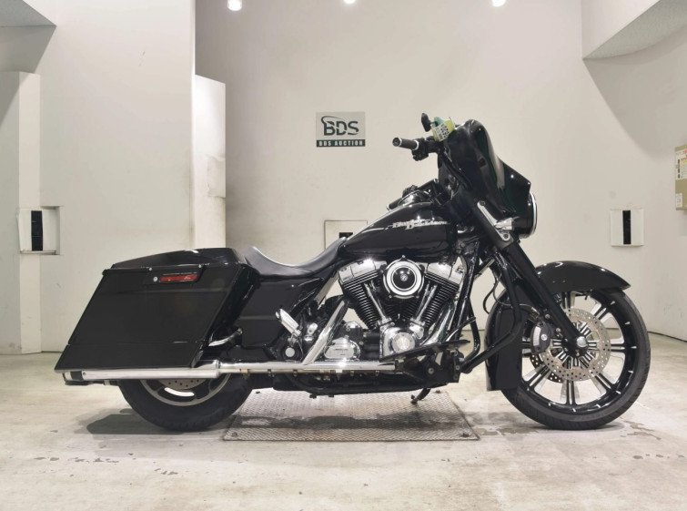 Мотоцикл HD SREET GLIDE FLHX1580 с пробегом 32765 km