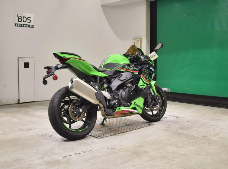 Мотоцикл Kawasaki ZX-4RR с пробегом 9615 km