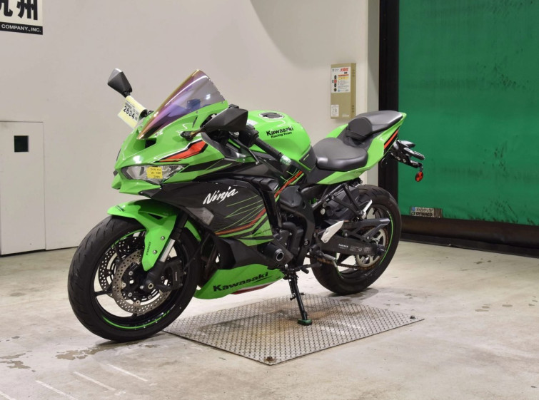 Мотоцикл Kawasaki ZX-4RR с пробегом 9615 km