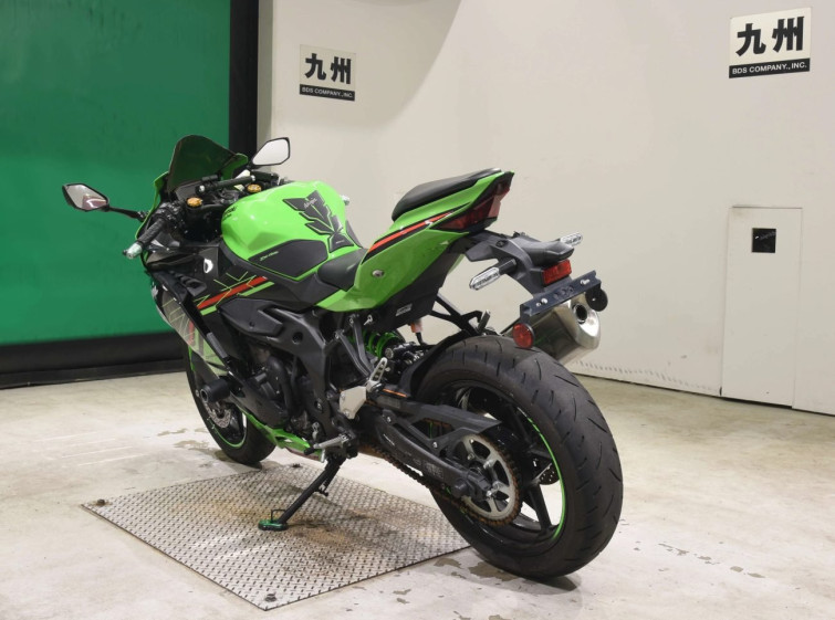 Мотоцикл Kawasaki ZX-4RR с пробегом 9615 km