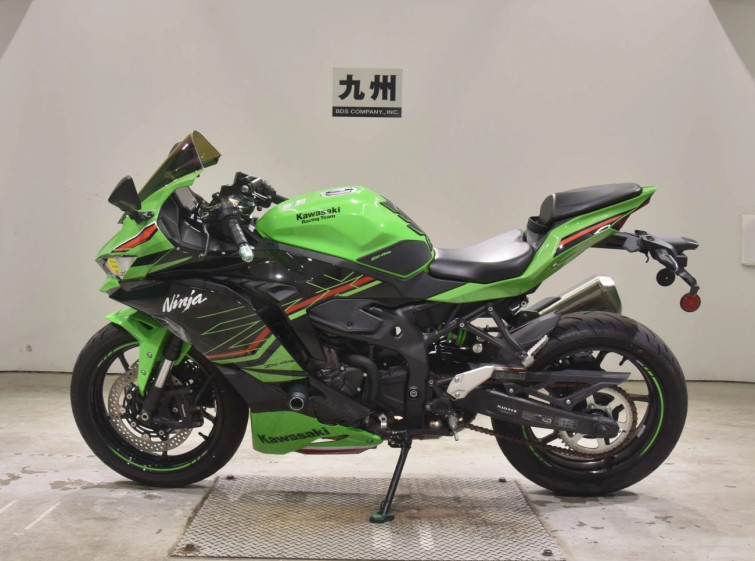 Мотоцикл Kawasaki ZX-4RR с пробегом 9615 km