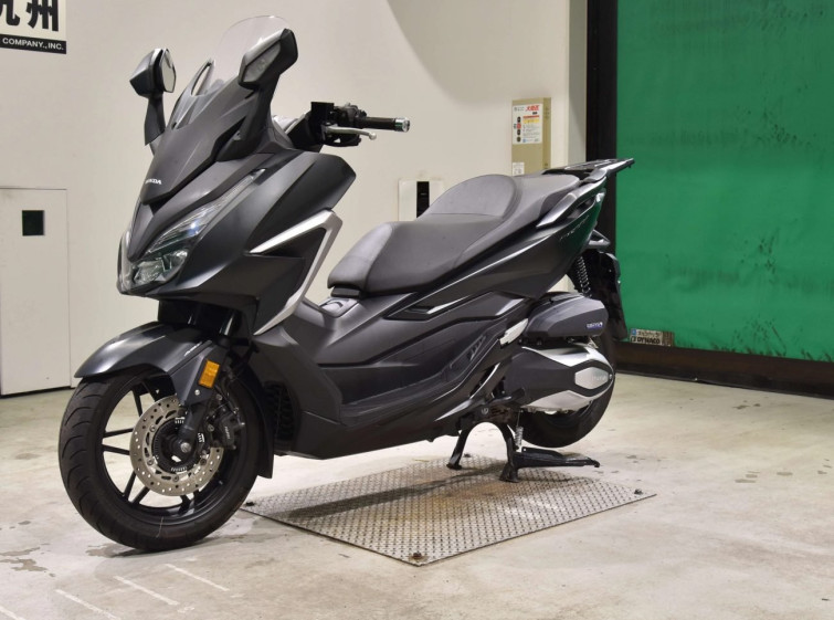 Мотоцикл Honda FORZA с пробегом 5748 km