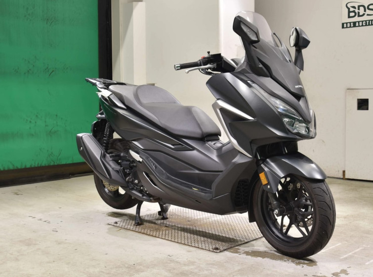Мотоцикл Honda FORZA с пробегом 5748 km