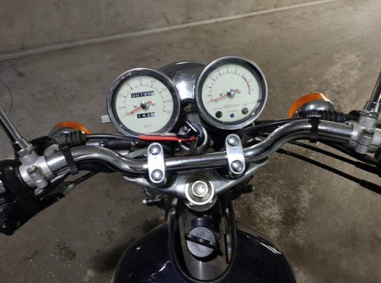 Мотоцикл Yamaha SR400 з пробігом 796 km