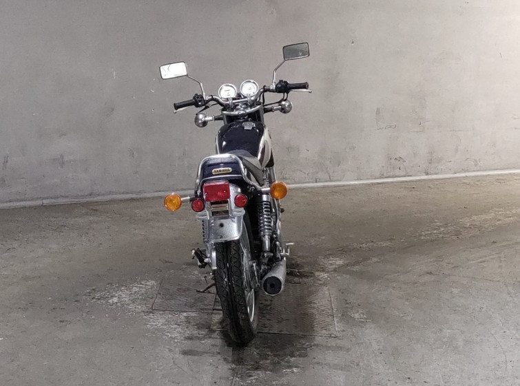 Мотоцикл Yamaha SR400 з пробігом 796 km