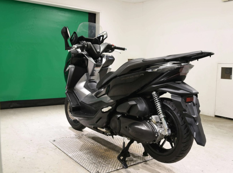 Мотоцикл Honda FORZA з пробігом 11579 km