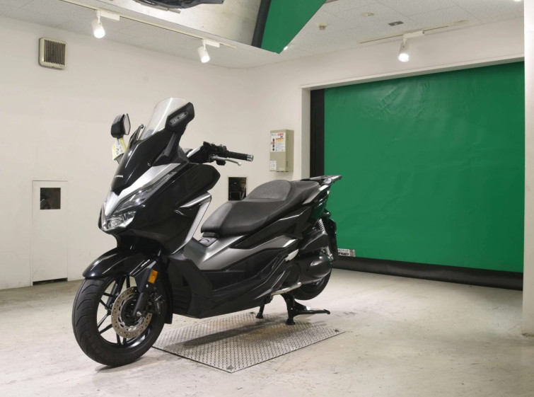 Мотоцикл Honda FORZA з пробігом 11579 km