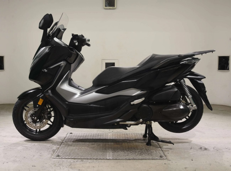 Мотоцикл Honda FORZA з пробігом 11579 km