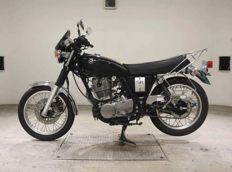 Мотоцикл Yamaha SR400 з пробігом 9501 km