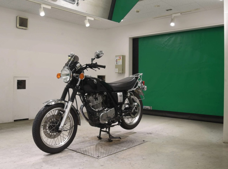 Мотоцикл Yamaha SR400 з пробігом 9501 km