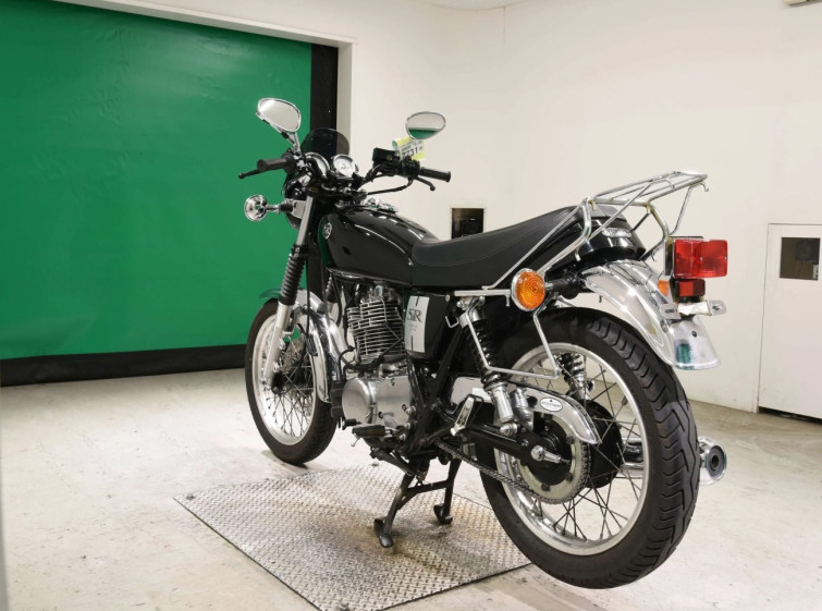 Мотоцикл Yamaha SR400 з пробігом 9501 km
