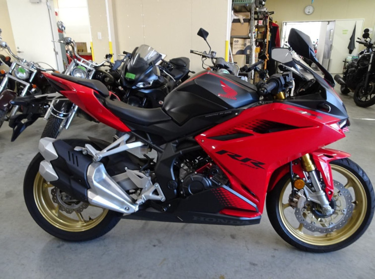 Мотоцикл Honda CBR250RR с пробегом 8836 km