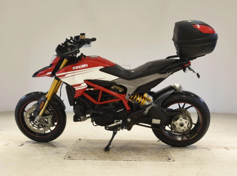Мотоцикл Ducati HYPERMOTARD 939 с пробегом 6402 km