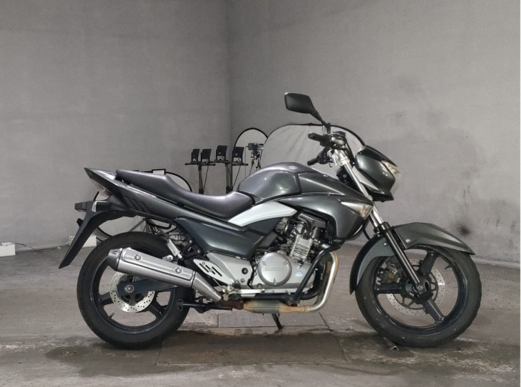 Мотоцикл Suzuki GSR250 з пробігом 137055 km
