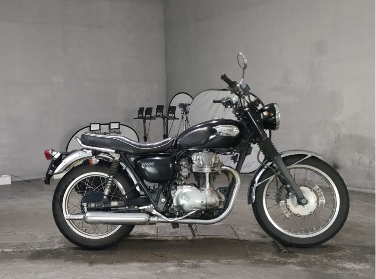Мотоцикл Kawasaki W400 з пробігом 29623 km