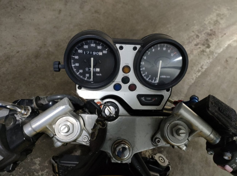 Мотоцикл Yamaha R1-Z з пробігом 17190 km