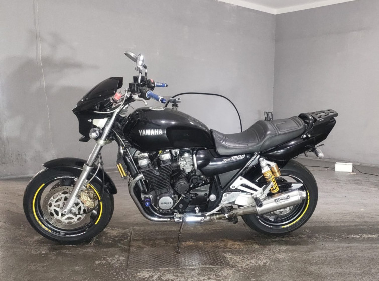 Мотоцикл Yamaha XJR1200R с пробегом 14179 km