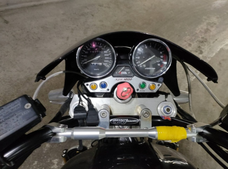 Мотоцикл Yamaha XJR1200R с пробегом 14179 km