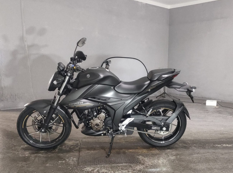 Мотоцикл Suzuki GIXXER250 с пробегом 1836 km