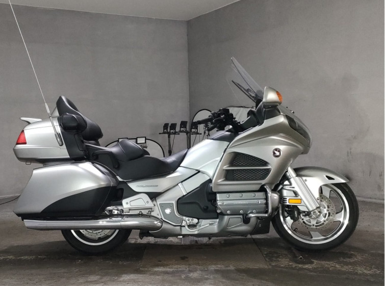Мотоцикл Honda GL1800 с пробегом 12568 km
