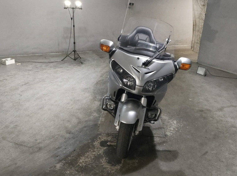 Мотоцикл Honda GL1800 с пробегом 12568 km