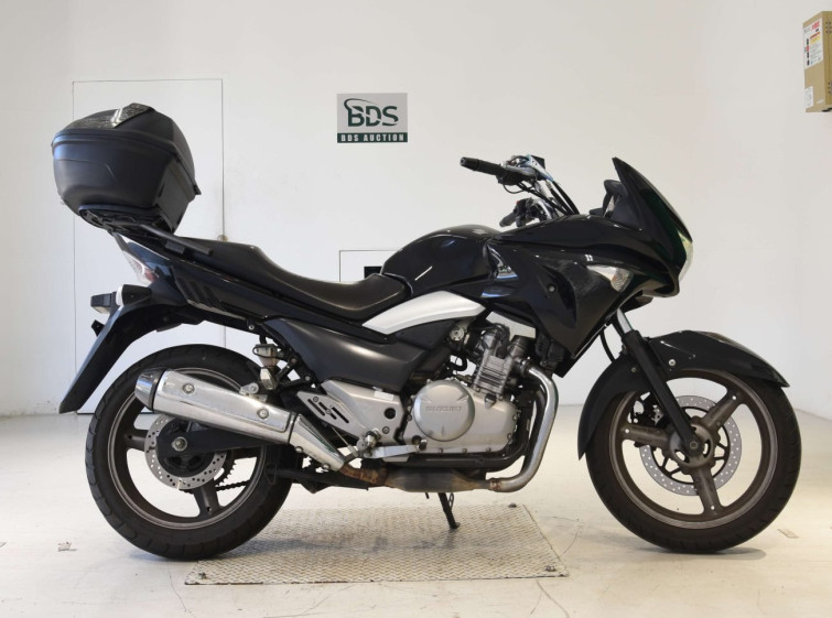 Мотоцикл Suzuki GSR250 з пробігом 52418 km