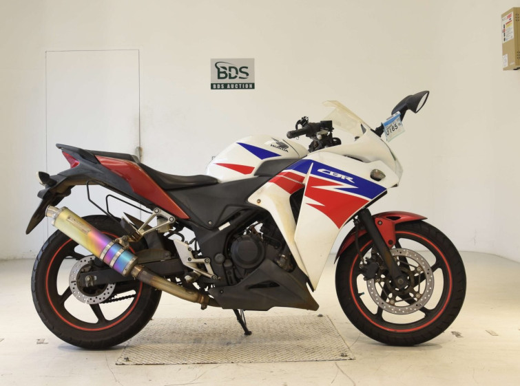 Мотоцикл Honda CBR250R з пробігом 86943 km