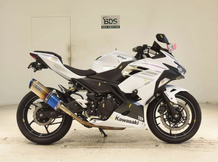 Мотоцикл Kawasaki NINJA400