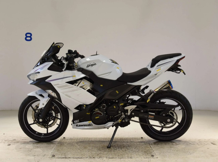 Мотоцикл Kawasaki NINJA400