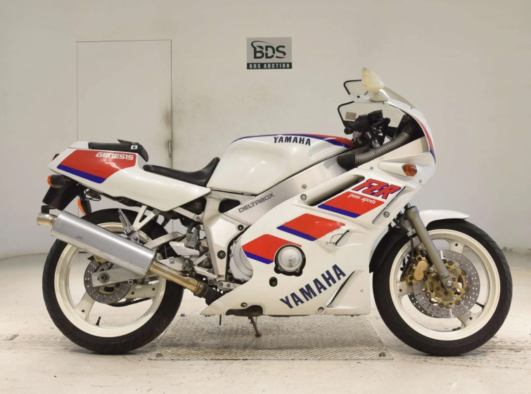 Мотоцикл Yamaha FZR400RR з пробігом 26007 km