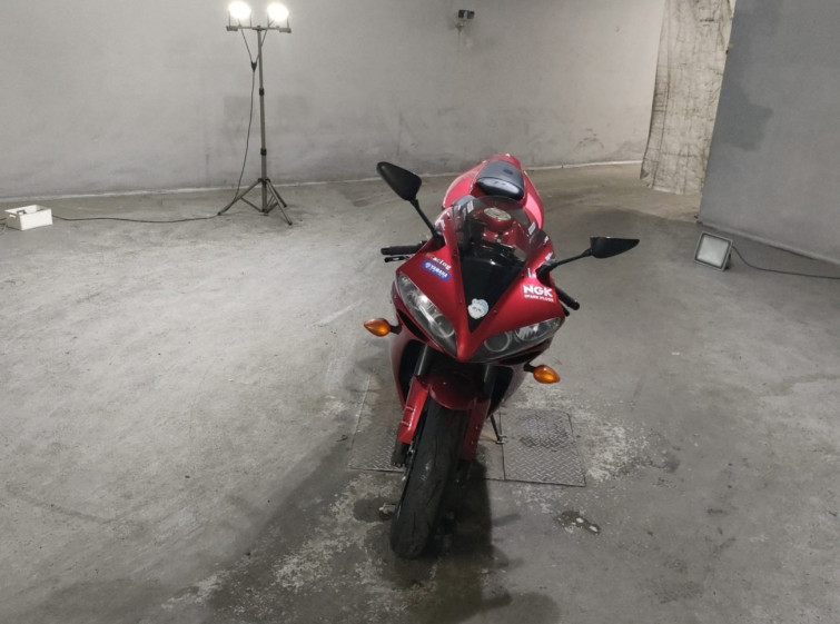 Мотоцикл Yamaha YZF-R1 с пробегом 19230 km