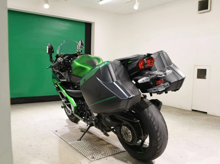 Мотоцикл Kawasaki NINJA H2 SX з пробігом 29574 km