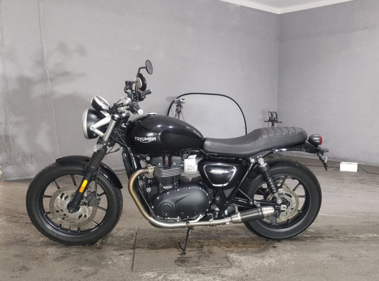 Мотоцикл Triumph STREET TWIN з пробігом 31709 km