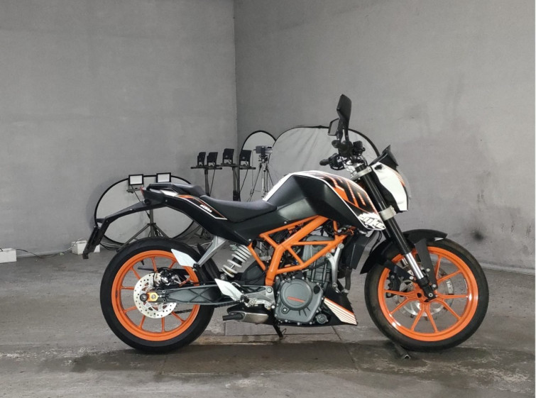 Мотоцикл KTM 390 DUKE с пробегом 12479 km