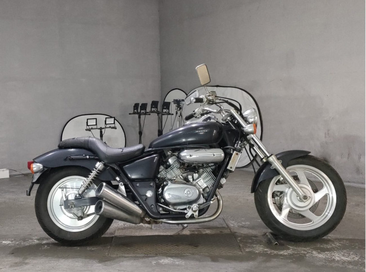 Мотоцикл Honda MAGNA250 з пробігом 21885 km
