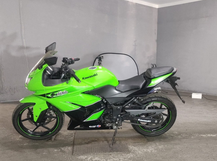 Мотоцикл Kawasaki NINJA250R с пробегом 37774 km