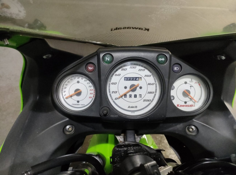Мотоцикл Kawasaki NINJA250R с пробегом 37774 km