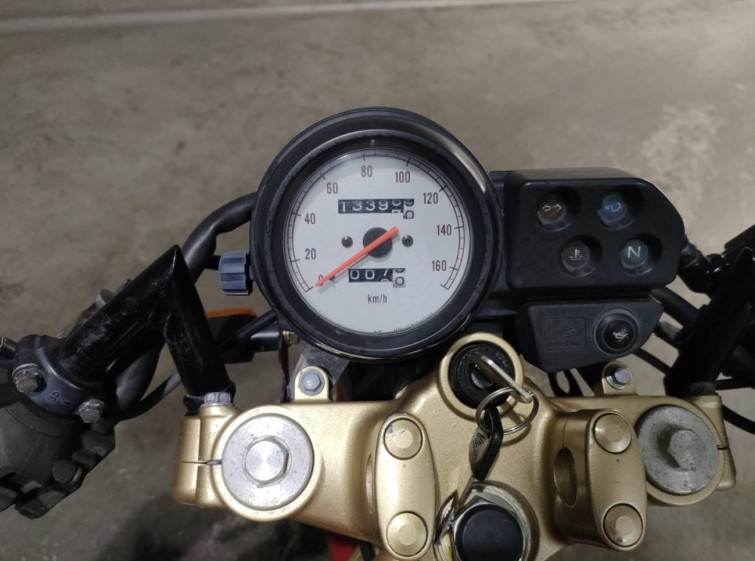 Мотоцикл Honda VTR250 з пробігом 13397 km