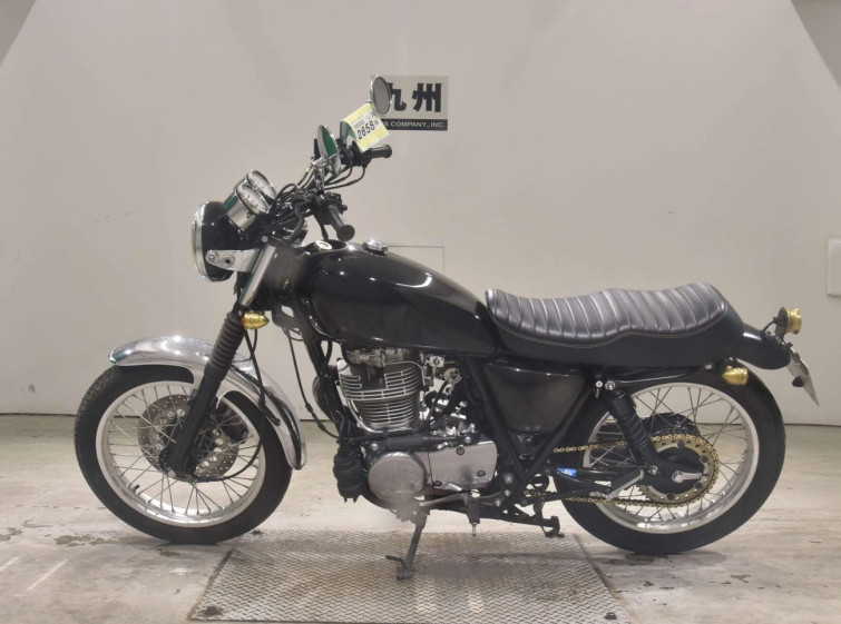 Мотоцикл Yamaha SR400 с пробегом 3850 km