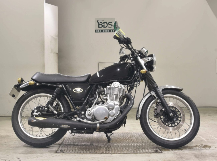 Мотоцикл Yamaha SR400 с пробегом 3850 km
