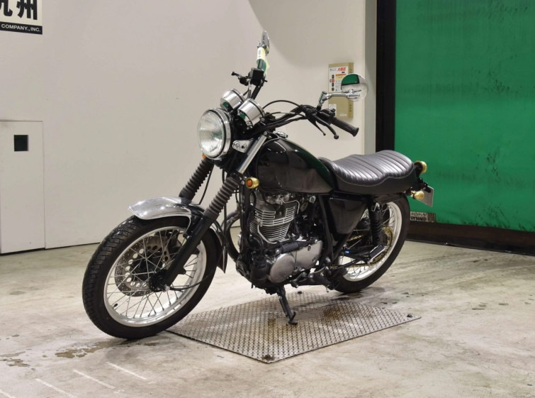 Мотоцикл Yamaha SR400 с пробегом 3850 km