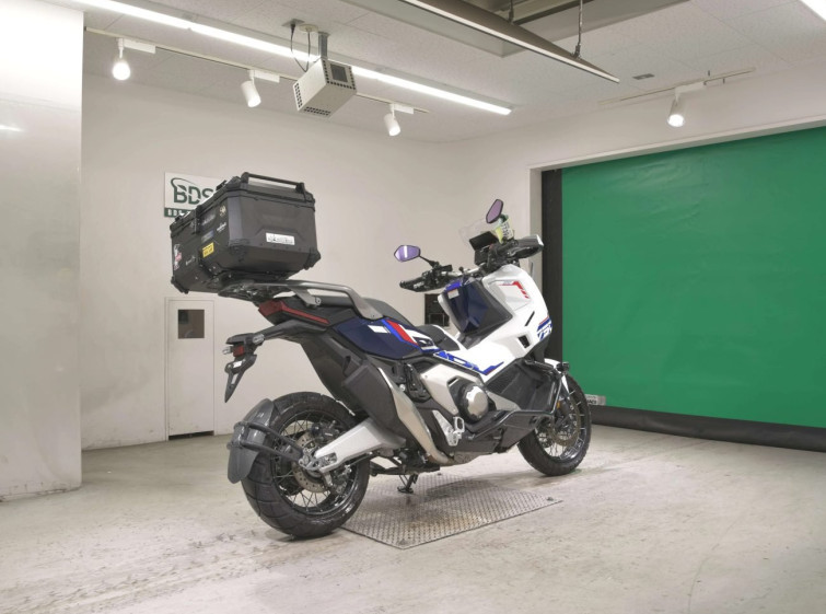 Мотоцикл Honda X-ADV750-2 з пробігом 3318 km