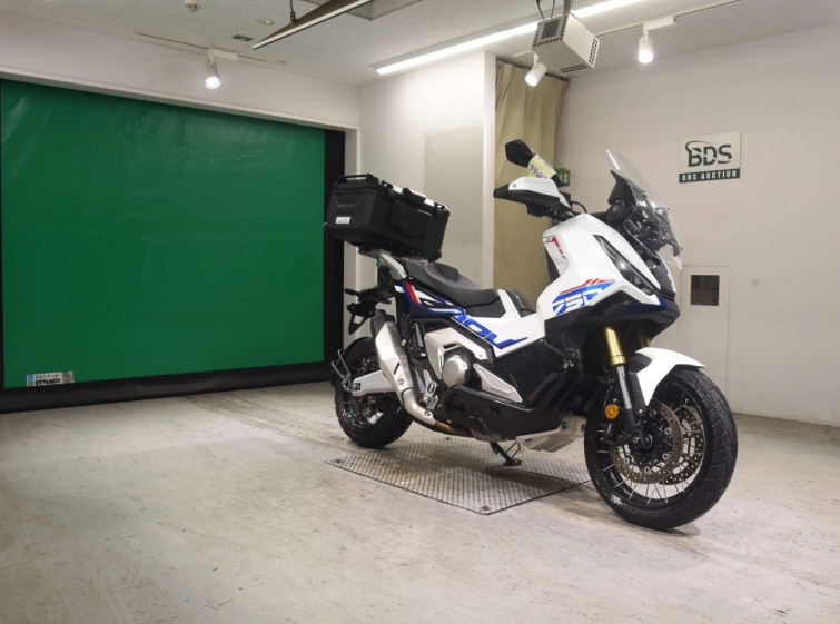 Мотоцикл Honda X-ADV750-2 з пробігом 3318 km